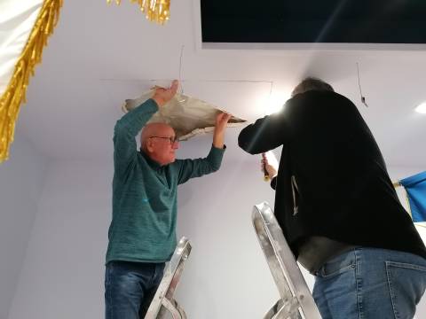Réparation du plafond de la salle des drapeaux