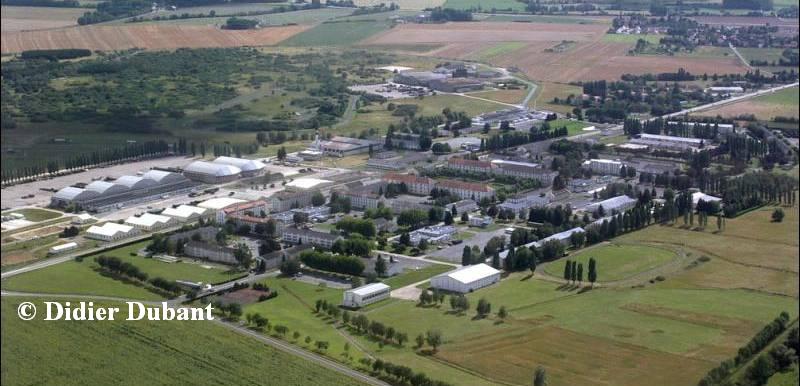 La base militaire de la Martinerie depuis le nord-est.