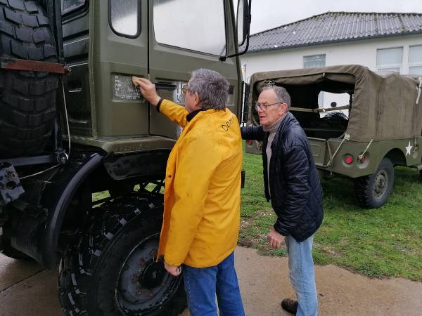 Dominique and Philippe adjusting the TRM 2000