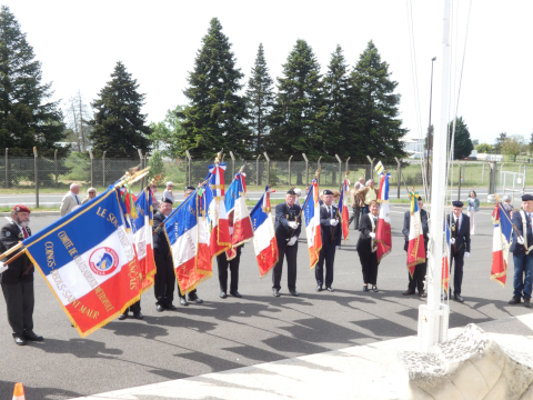 The tribute of the flag bearers