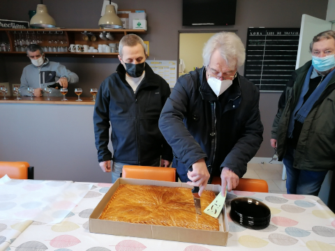 The cake cutting ceremony was performed by Martial, the official cook of the association