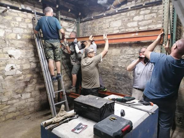 Shelves assembly