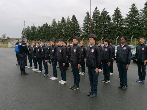 La remise des calots par le commandant Yves Habasque