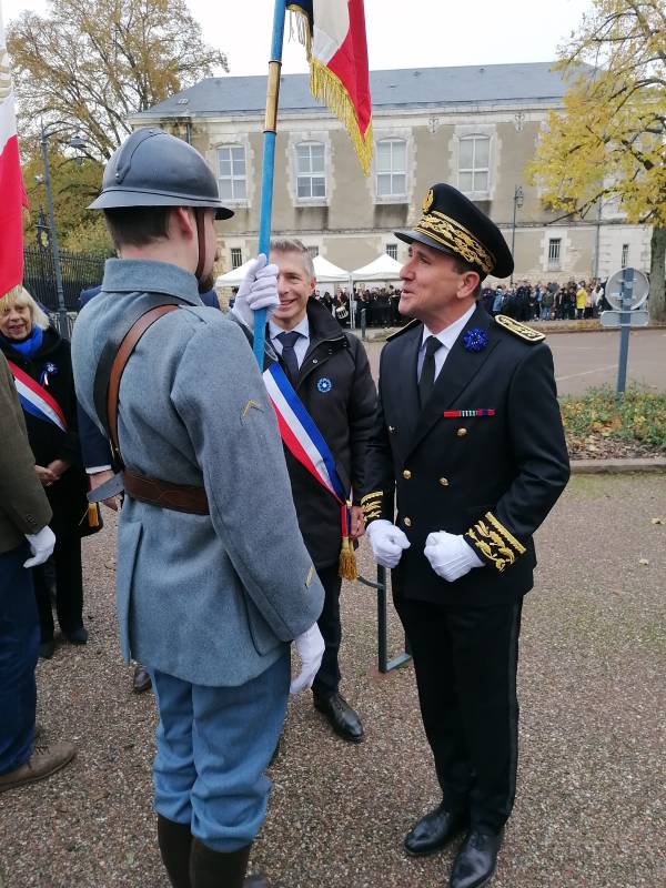 At the end of the ceremony with the Indre Prefect and the Mayor of Châteauroux