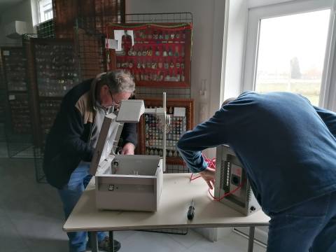 Repairing an old overhead projector