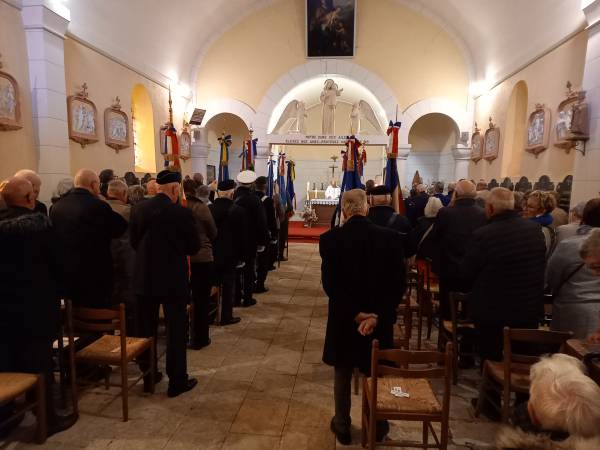 Une chapelle entièrement occupée