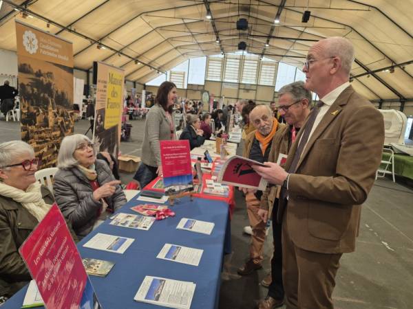 And with two of its vice presidents, Claude Doucet, responsible for tourism and culture and Gilles Carenton