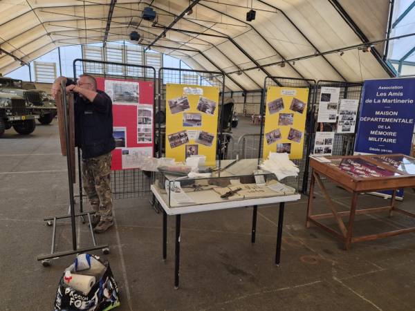 Le stand est presque prêt